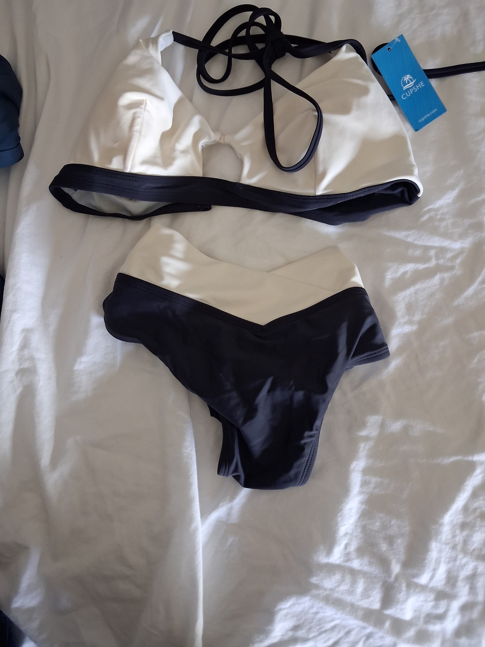 Xl Cupshe Black and White High-Waist Bikini Bottom with Folded Waistband - Picture 2 of 3